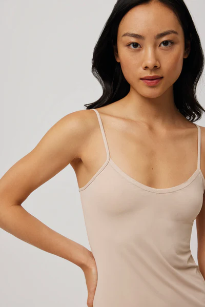 Combinación Ysabel Mora nude tirante fino