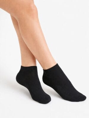 Calcetín de algodón Ysabel Mora sin puño negro