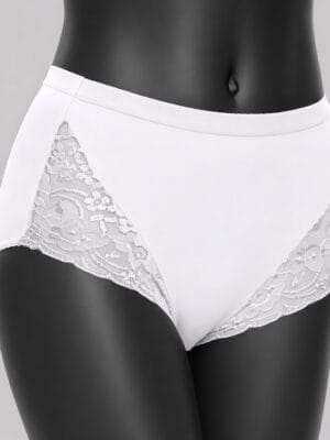 Braga Naiara 106 blanca con blonda y microfibra, invisible bajo la ropa.